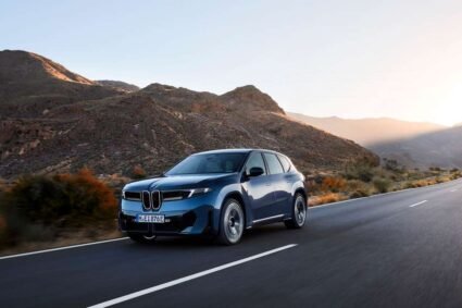 BMW lanserer den nye elektriske SUV-en ix3 med imponerende rekkevidde