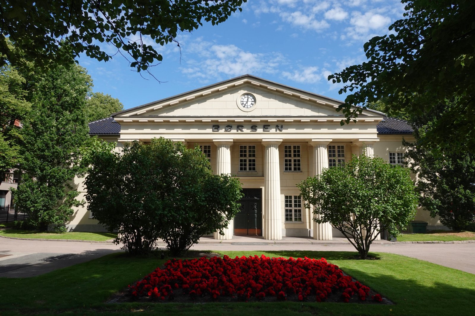 Oppgang på Oslo Børs: Napatech Stiger Etter ToppSjef-Henting